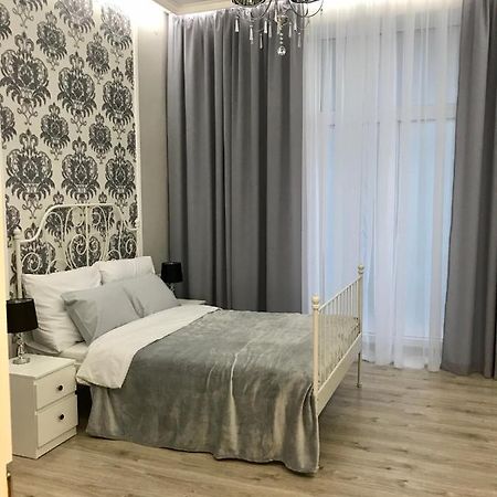 Apartament Mickiewicza - Pkp Station แชมิตช์ ภายนอก รูปภาพ
