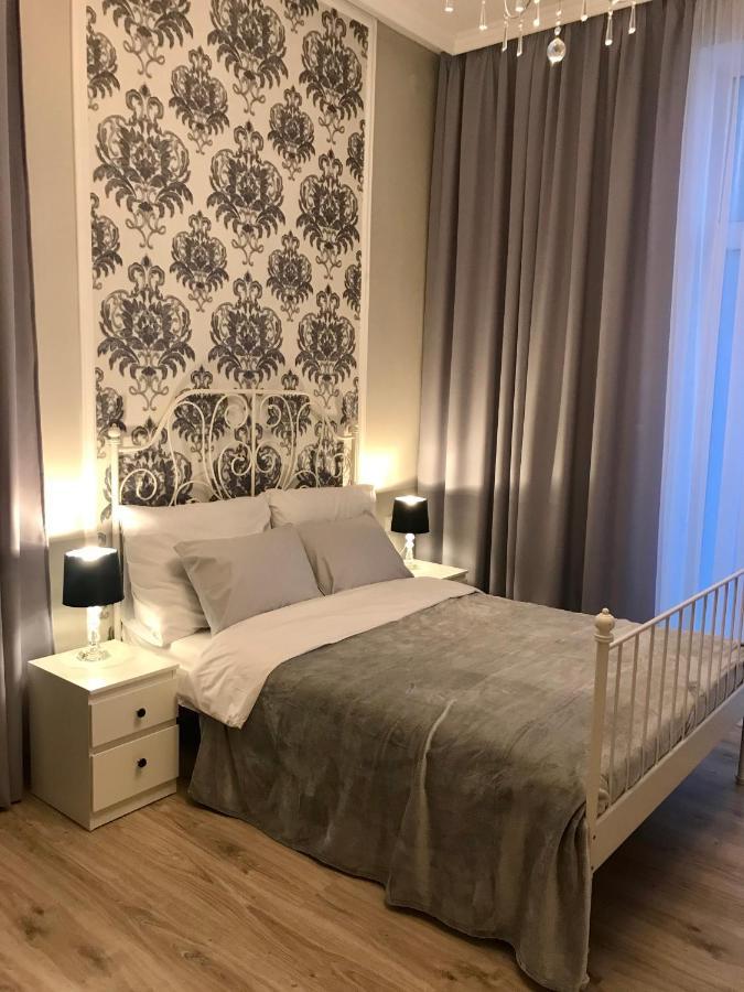 Apartament Mickiewicza - Pkp Station แชมิตช์ ภายนอก รูปภาพ