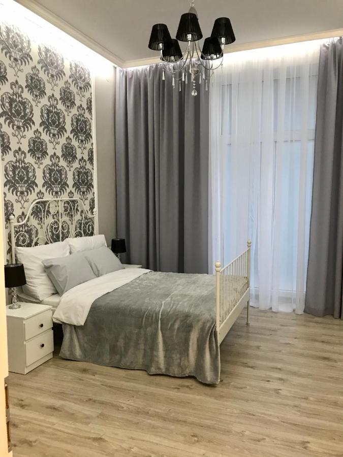 Apartament Mickiewicza - Pkp Station แชมิตช์ ภายนอก รูปภาพ