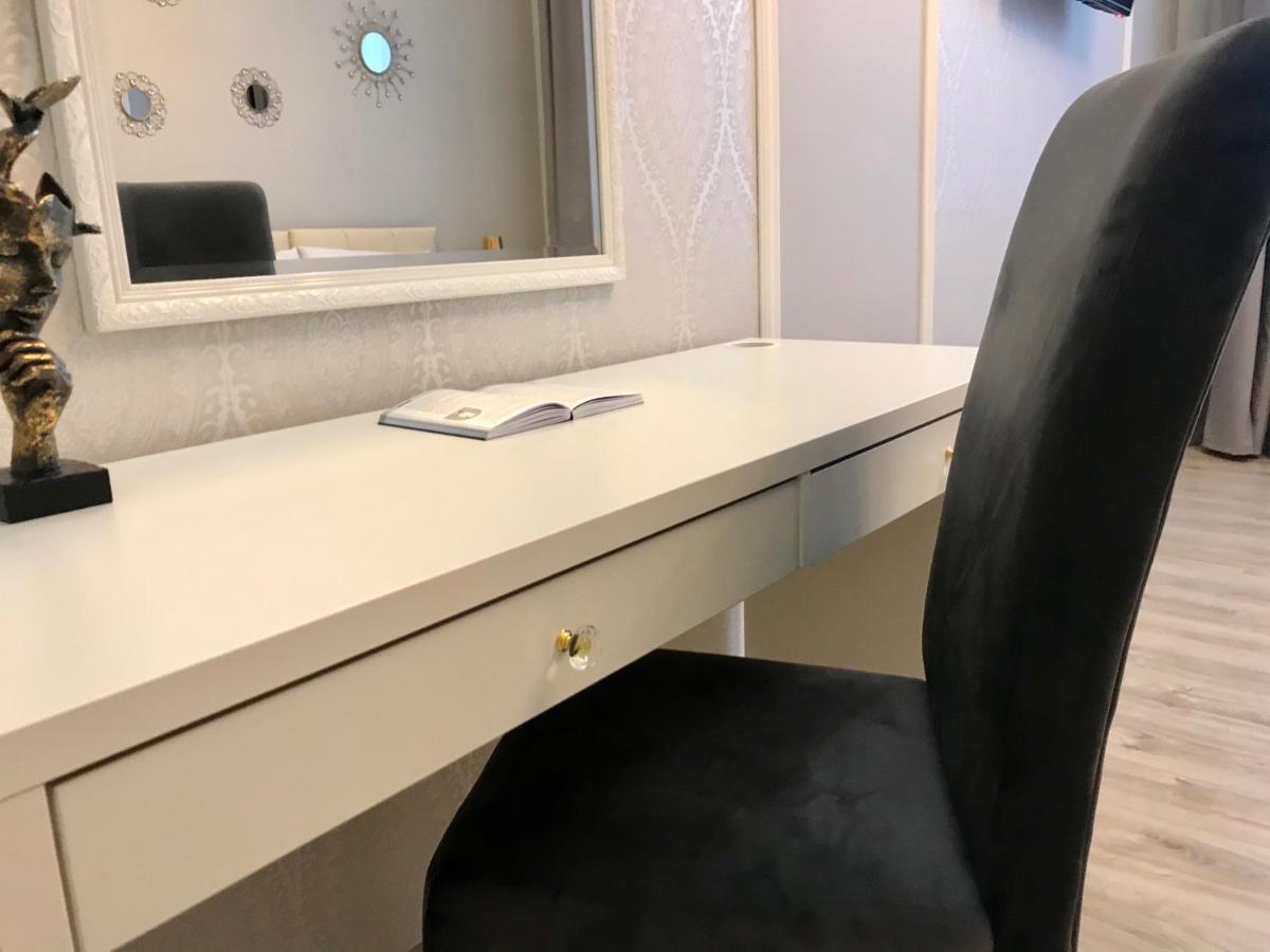 Apartament Mickiewicza - Pkp Station แชมิตช์ ภายนอก รูปภาพ
