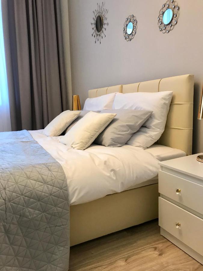 Apartament Mickiewicza - Pkp Station แชมิตช์ ภายนอก รูปภาพ