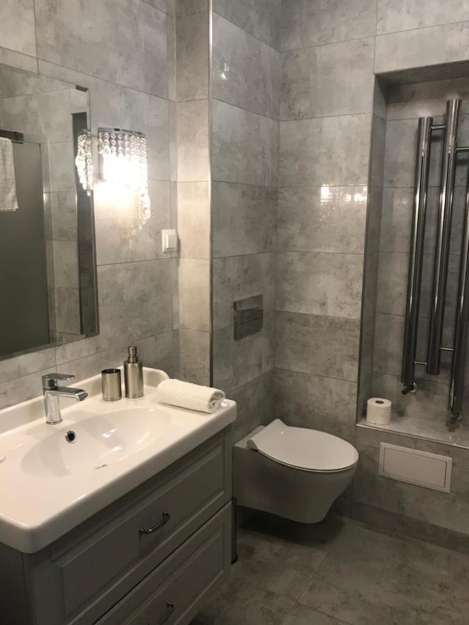 Apartament Mickiewicza - Pkp Station แชมิตช์ ภายนอก รูปภาพ