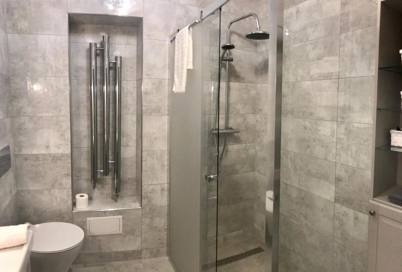 Apartament Mickiewicza - Pkp Station แชมิตช์ ภายนอก รูปภาพ
