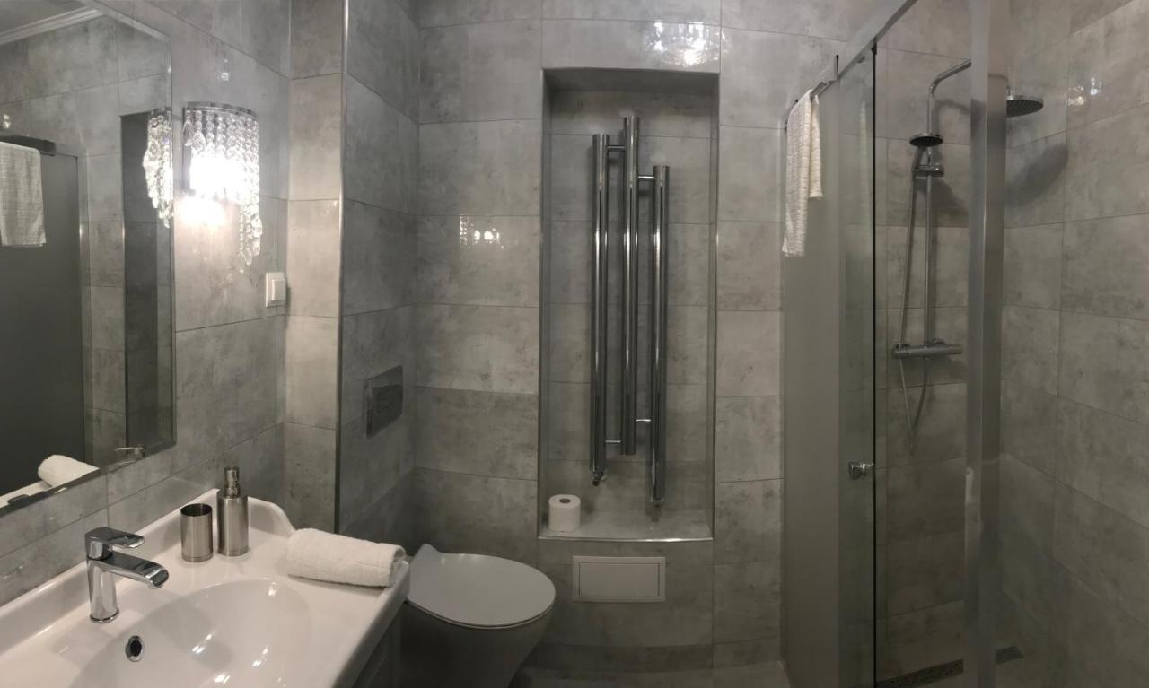 Apartament Mickiewicza - Pkp Station แชมิตช์ ภายนอก รูปภาพ