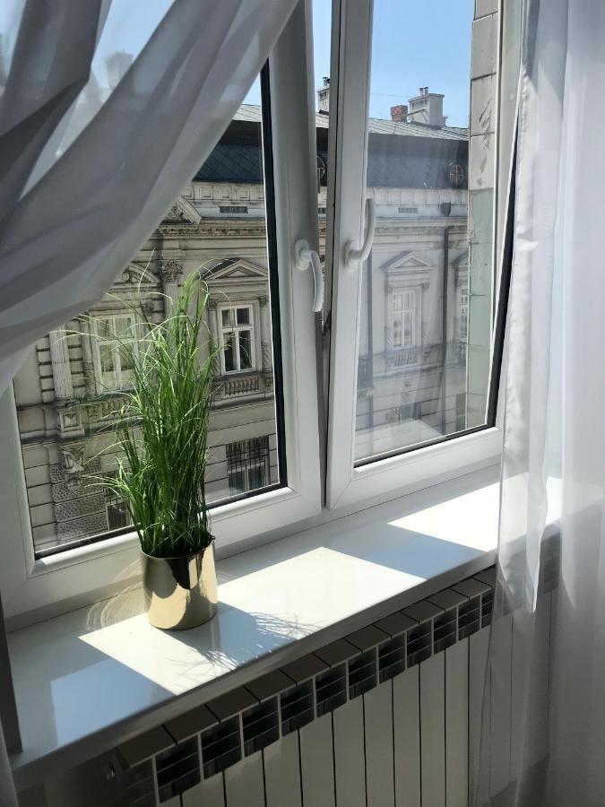 Apartament Mickiewicza - Pkp Station แชมิตช์ ภายนอก รูปภาพ